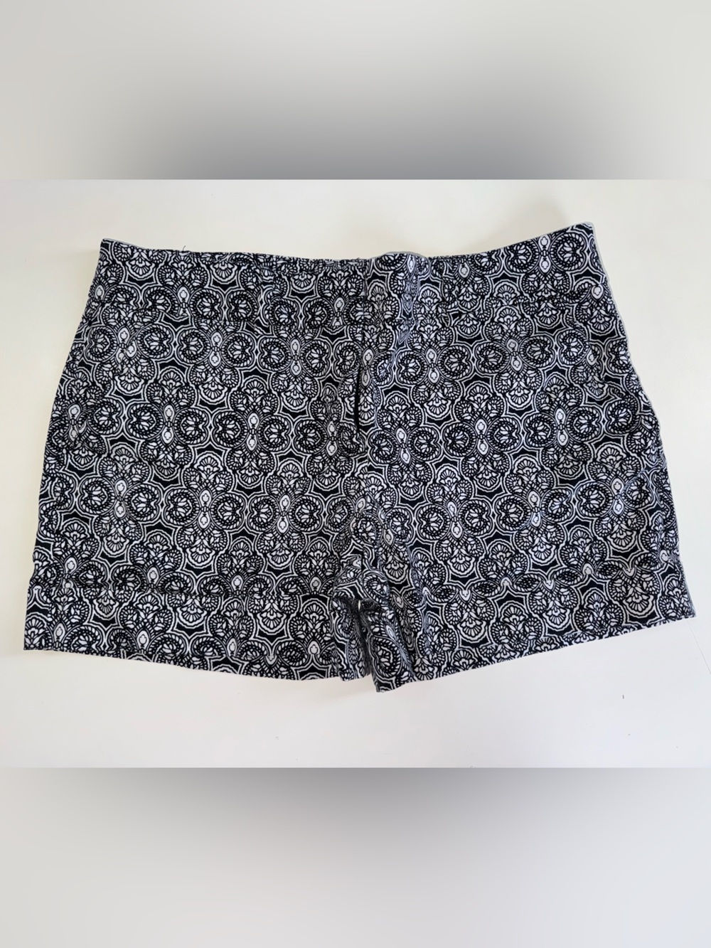 New York & Company Black and White Printed Mid-Rise Shorts